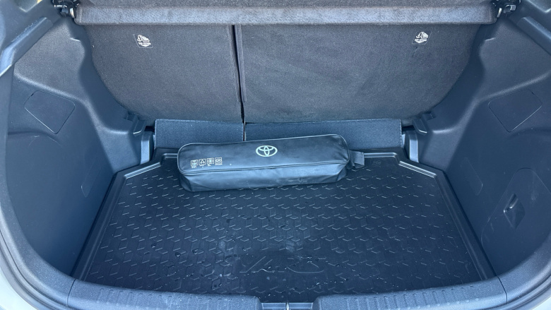 Toyota Yaris 1.5 Hybrid Design 5dr CVT Hybrid Hatchback